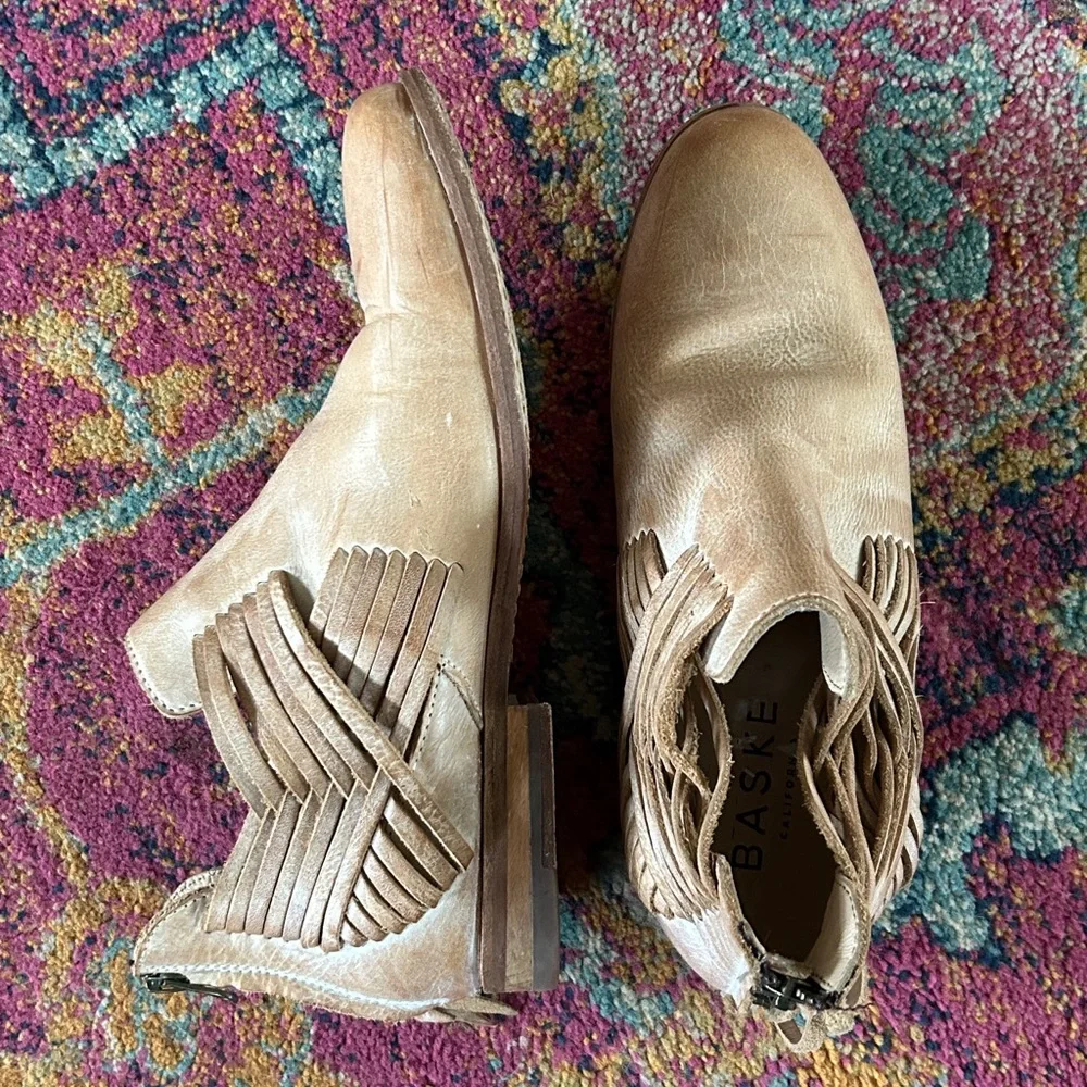 Baske | Women's Tan Leather Lexi Ankle Booties Back Zip Almond Toe Tassels Sz 8